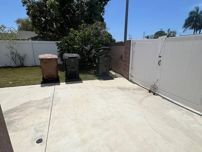 1830 W Bernardy Pl #B — Photo 26