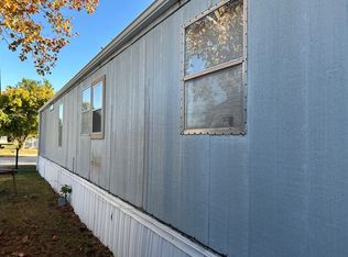 2021 W 3rd St, Newton, KS 67114