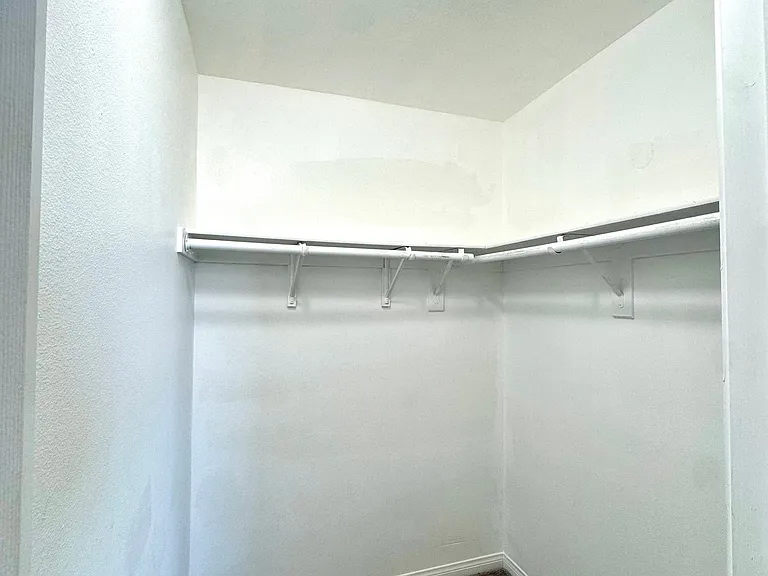 11410 Brookshire Ave #404 — Photo 10