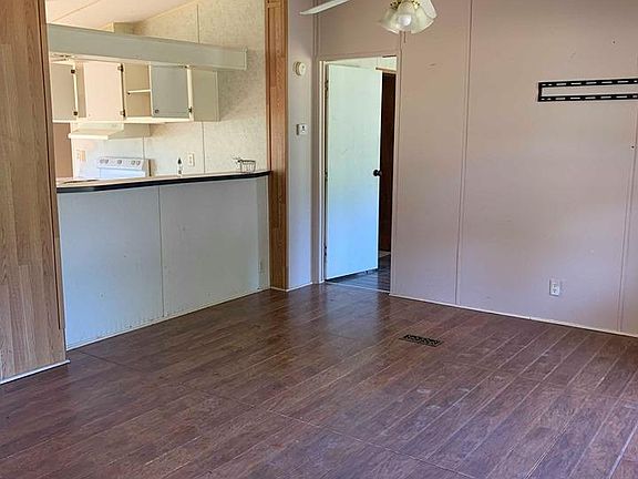 2nd image of 420 Hickory St #St5