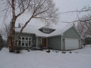 2260 Walnut Creek Dr, Stillwater, MN 55082