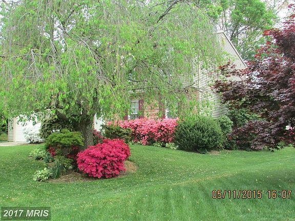 2nd image of 806 Hurley Ct