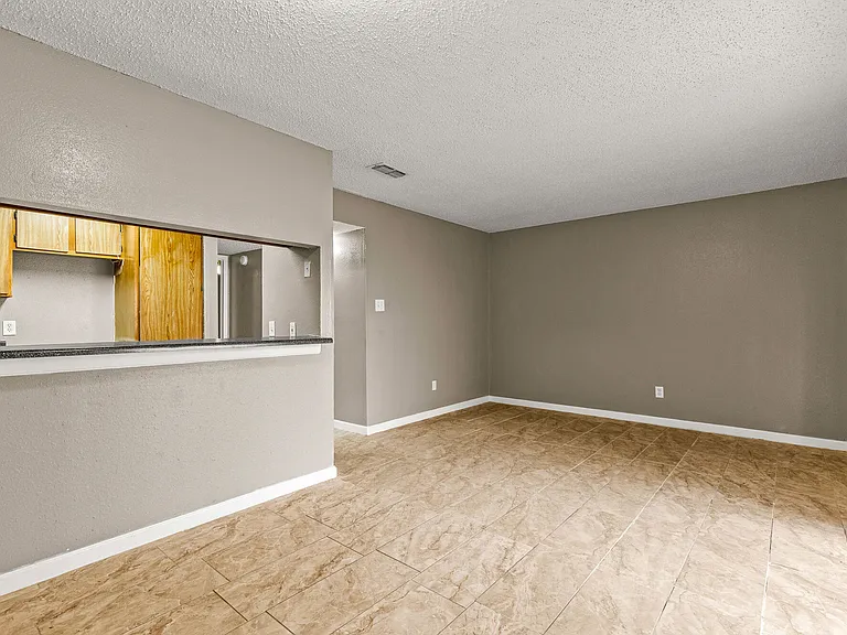 Towne East Village Apartment Homes — Photo 34