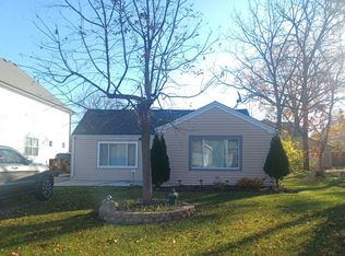 1N343 Purnell St, Carol Stream, IL 60188