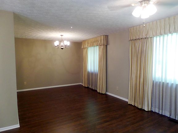 3rd image of 2338 Meadowgreen