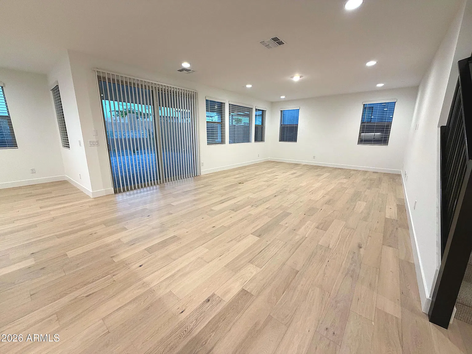 4 bed, 3.5 bath, 3167 sqft, $3,800 — Photo 4