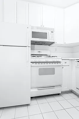 Rented by Olnick Organization | media 8