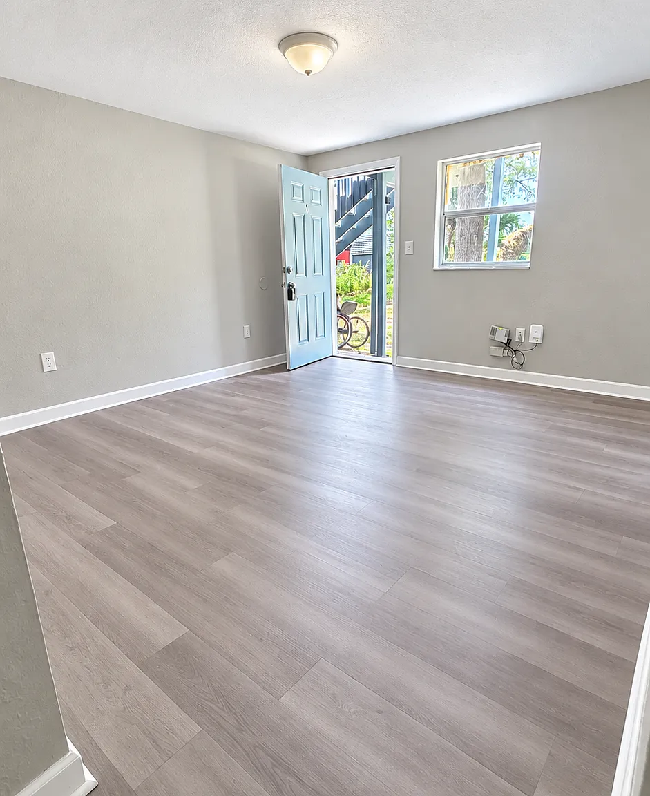 2 bed, 700 sqft, $1,325 — Photo 1