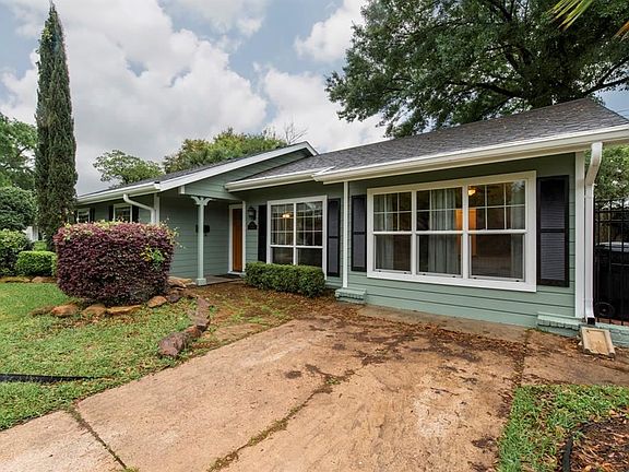 3rd image of 2710 Droxford Dr