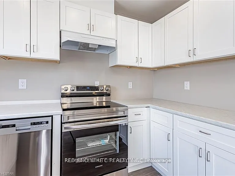 279 William St #2 — Photo 4