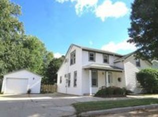 1005 N 2nd St, Watertown, WI 53098