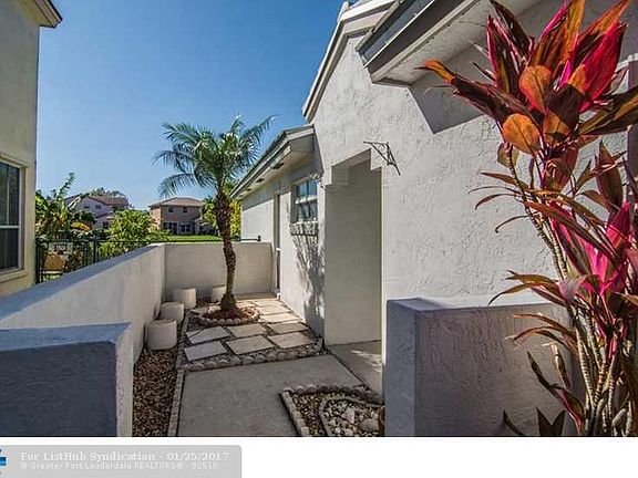 5th image of 1942 NW 184th Way