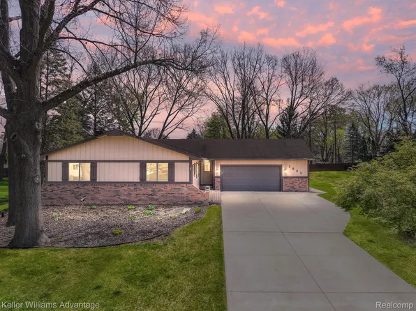 2883 Lauryl Dr, Commerce Township, MI 48382