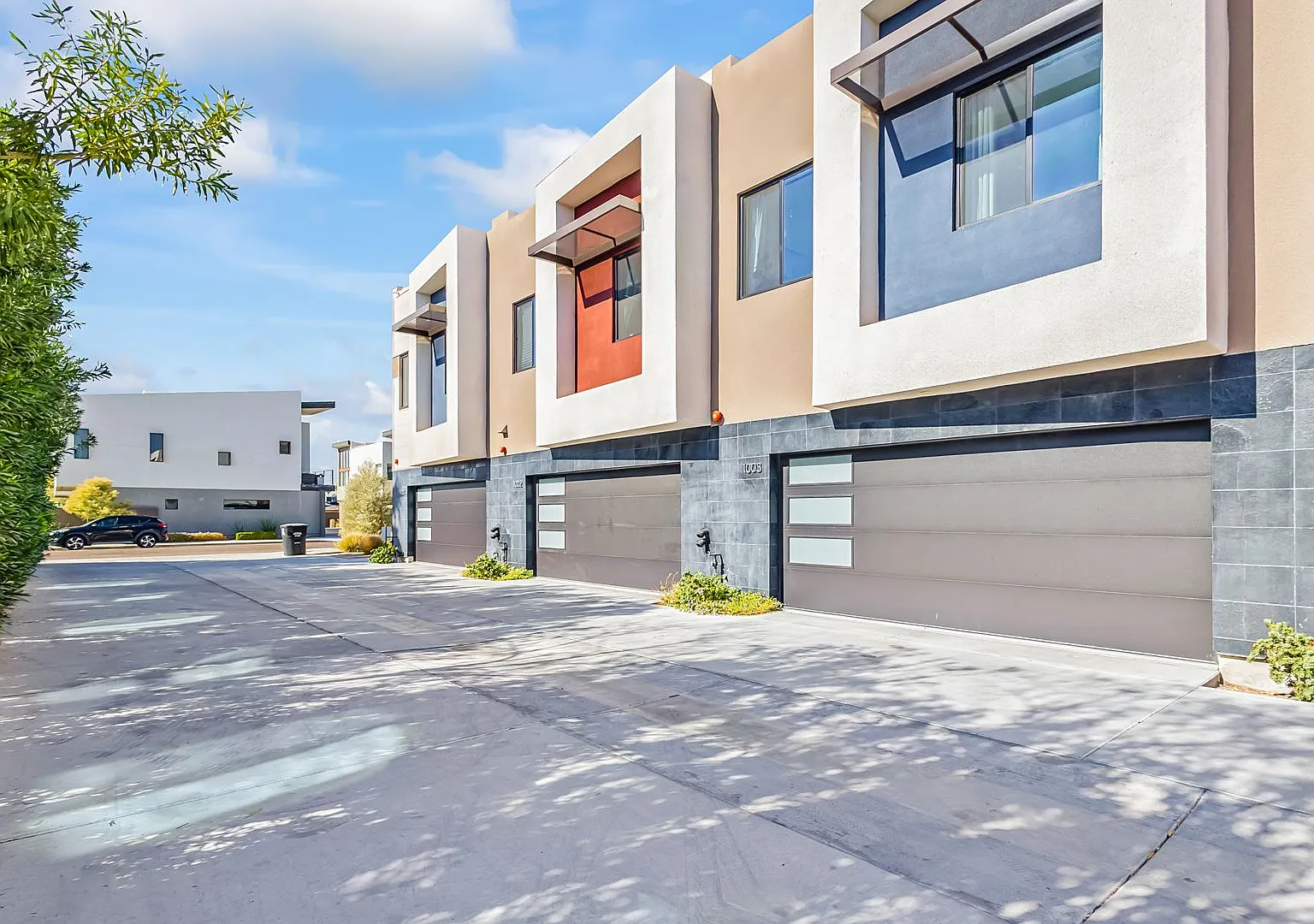 Luxury Townhouse For Rent in the Heart of Scottsdale! — Photo 1