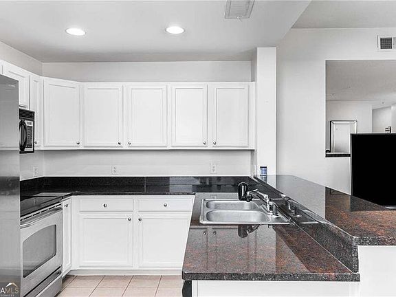 5th image of 3040 Peachtree Rd NW Unit 1205