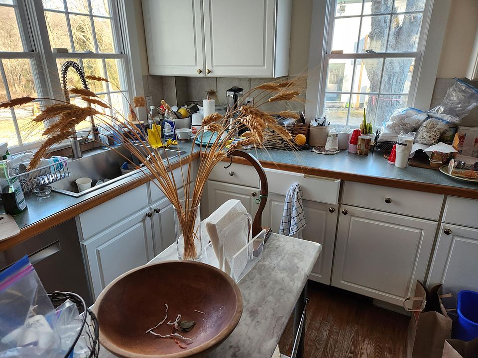 2nd image of 1951 High Ridge Rd