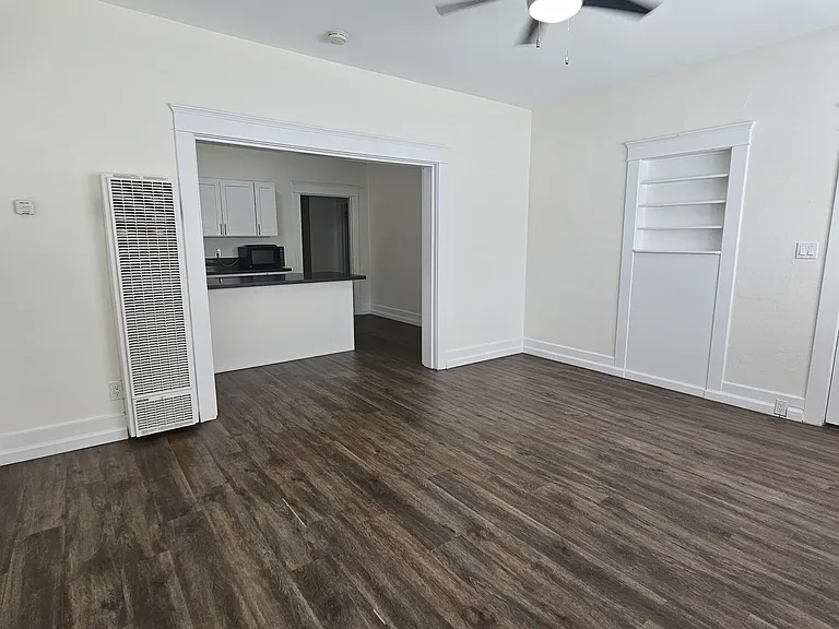 Indiana Street Apartments — Photo 23