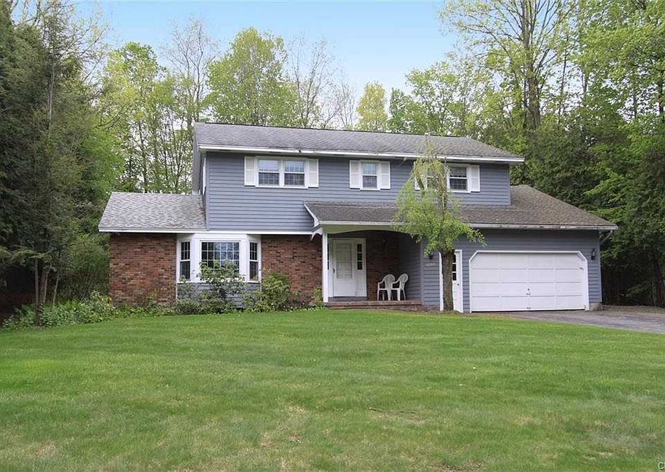 1st image of 9 Bovington Ln