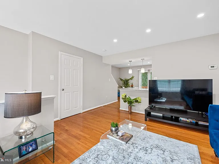 15226 Wentwood Ln — Photo 8