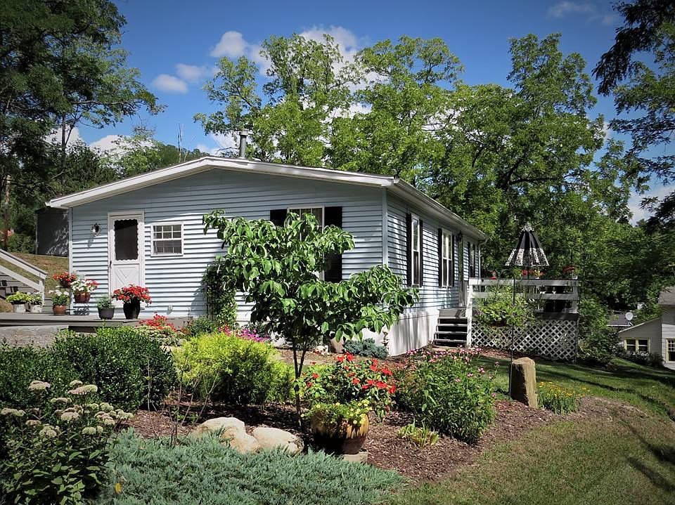Gardens, front deck