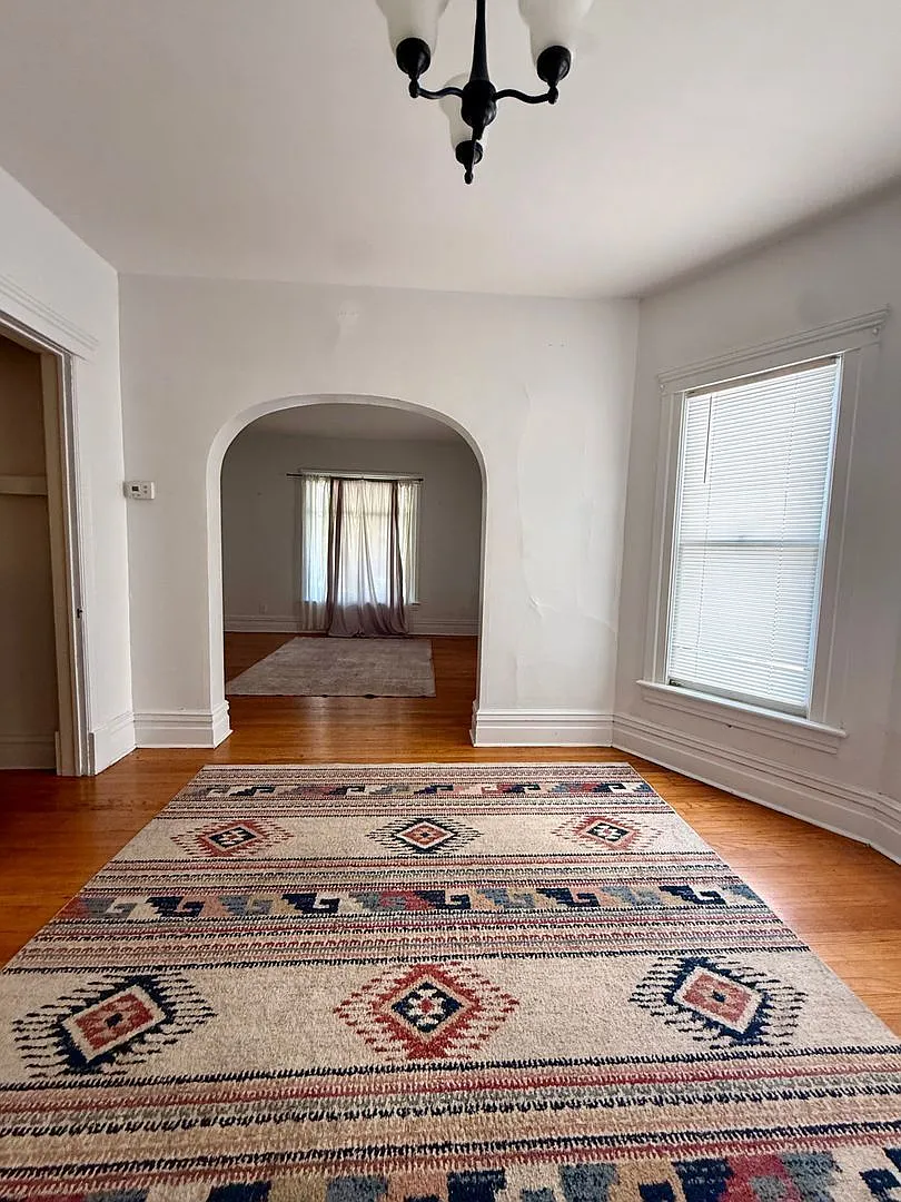 2 bed, 1.0 bath, $1,175 — Photo 3