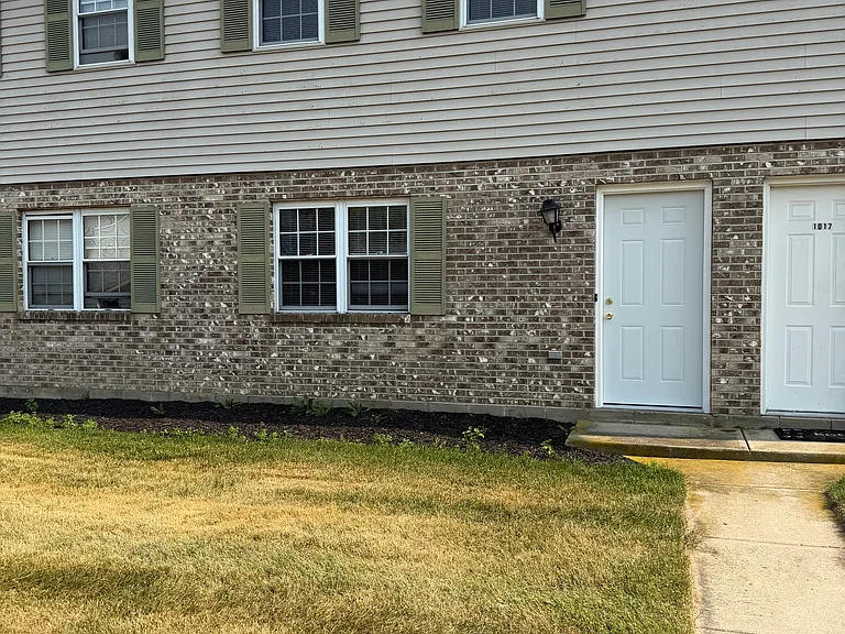 1019 Jill Ct — Photo 2