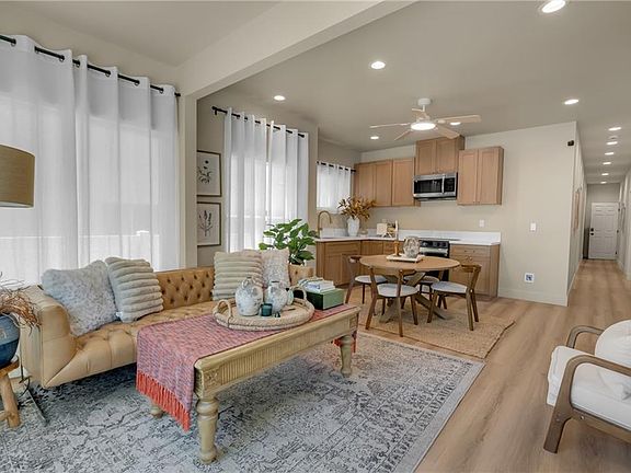 3rd image of 1123 E Ocean Blvd #A