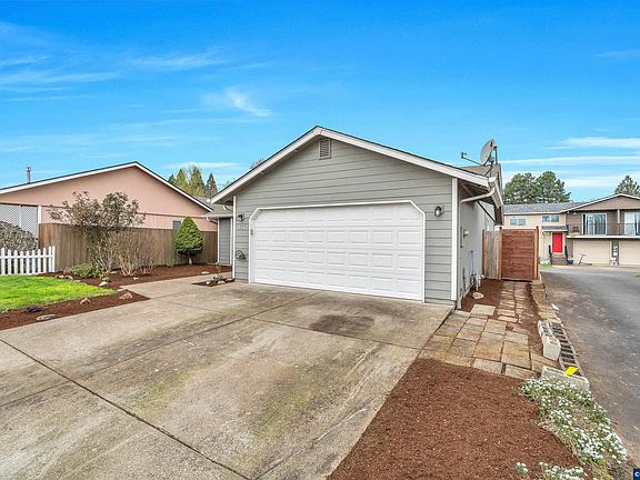 2nd image of 351 Elma Ct NE