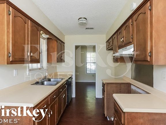4th image of 4877 Summitridge Dr