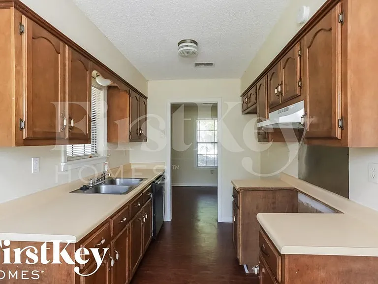 4877 Summitridge Dr — Photo 4
