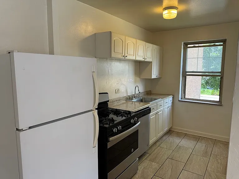 5506 Fifth Avenue — Photo 75