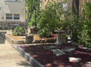 8122 N Knox Ave #2E, Skokie, IL 60076