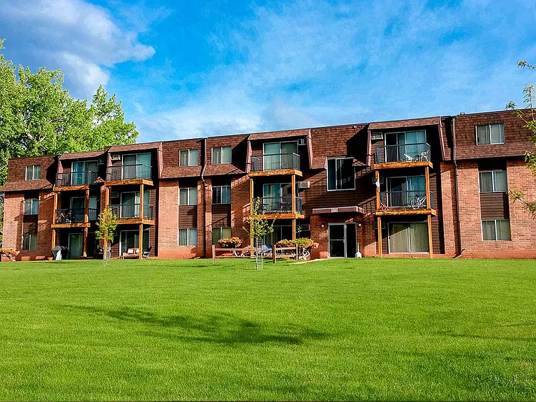 Candlewood Apartments — Photo 24