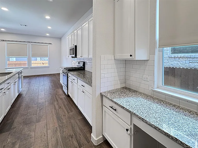1245 Westborough Ln — Photo 12