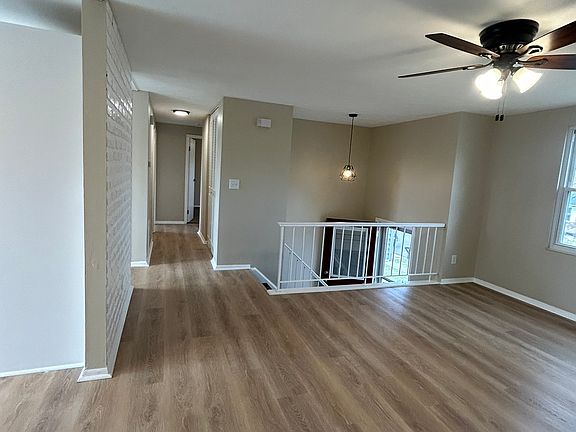 3rd image of 220 Wiesen Ln