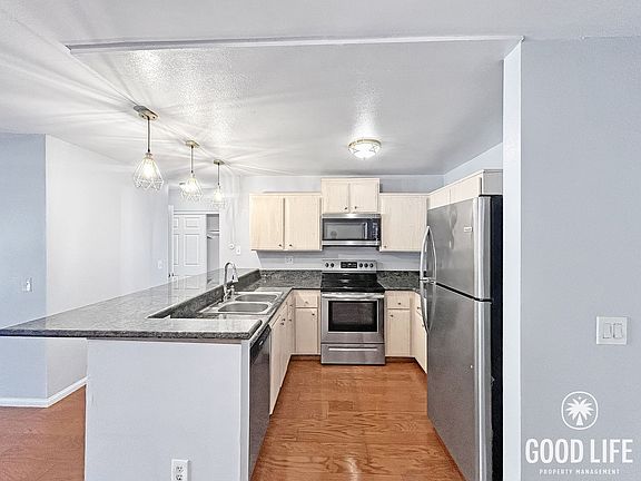 3rd image of 6131 Rancho Mission Rd Unit 101