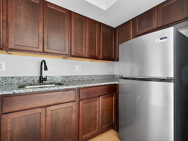 851 Yuma St SE — Photo 4