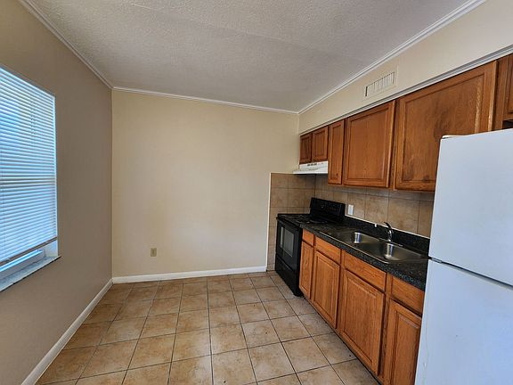3rd image of 1761 Fowler St APT 9