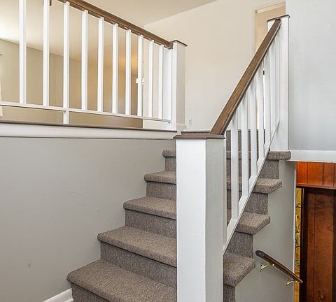 3rd image of 527 Burton Ln