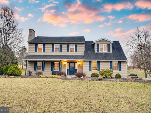 274 Cornerstone Dr, Mohrsville, PA 19541