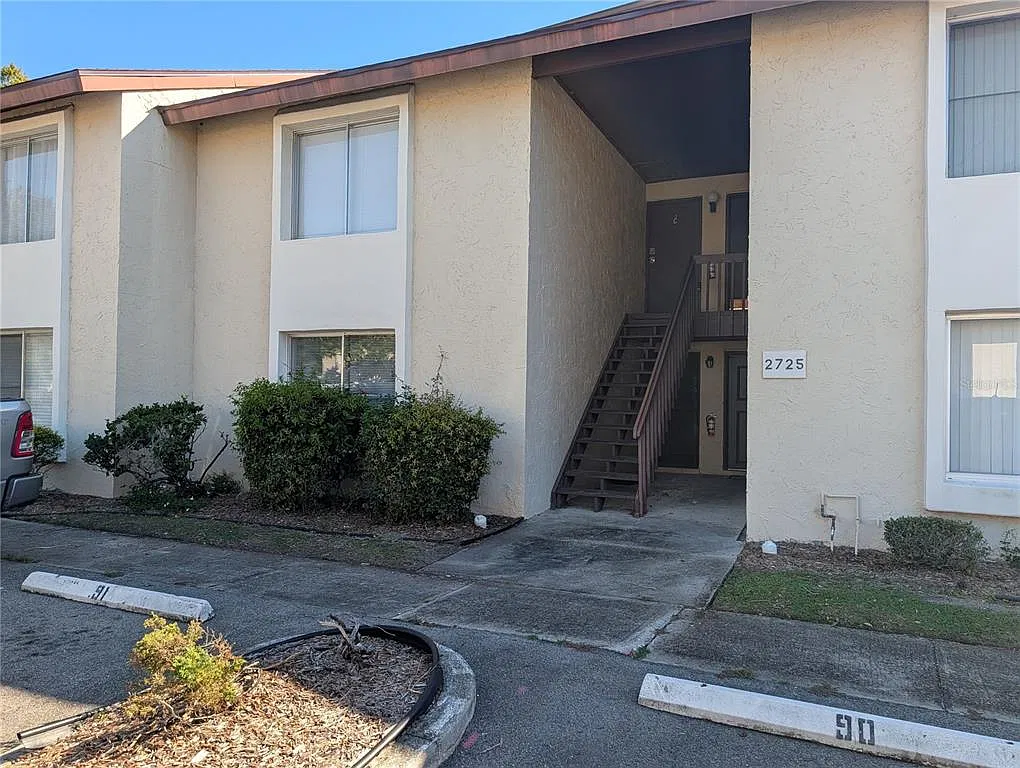 1 bed, 1.0 bath, 739 sqft, $1,200 — Photo 1