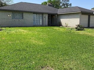 10723 Sandstone St, Houston, TX 77072