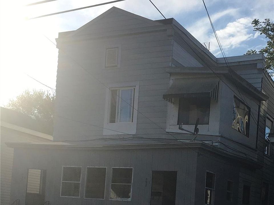 2nd image of 558-58 1/2 E 11th St