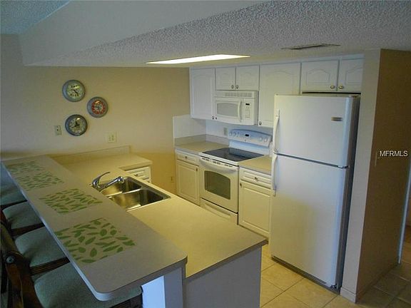5th image of 19610 Gulf Blvd #105