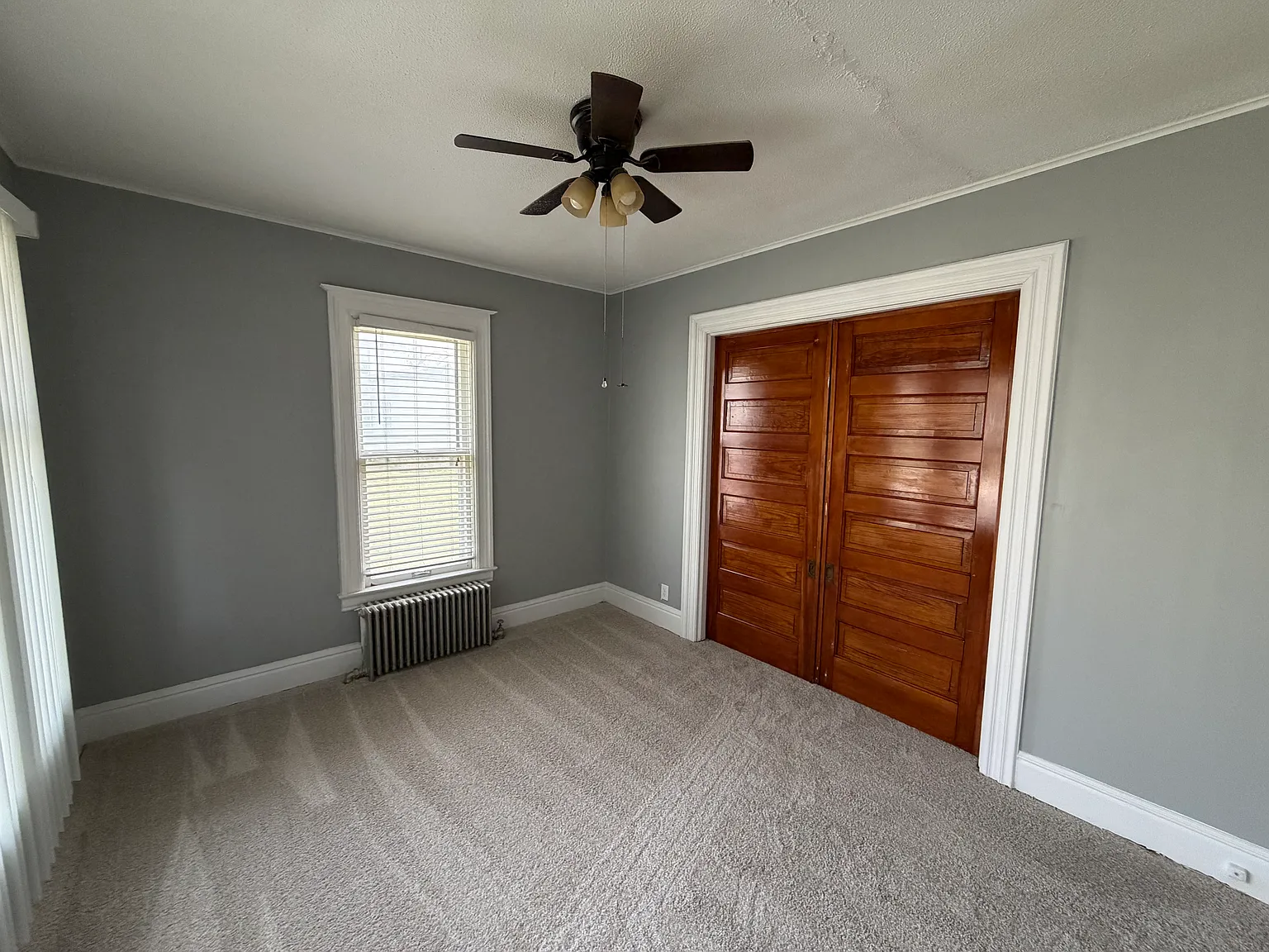 3 bed, 1400 sqft, $1,300 — Photo 2