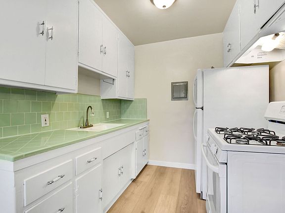 3rd image of 2015-2019 4th St #2015-7