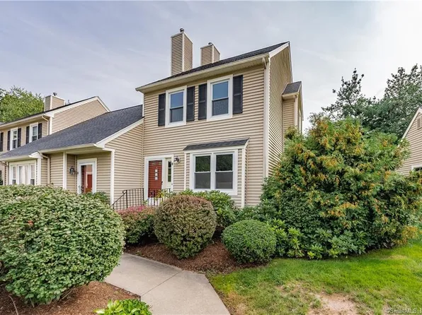 10 Daventry Hill Lane #10, Suffield, CT 06078