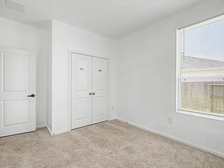 511 Louis Ln — Photo 23
