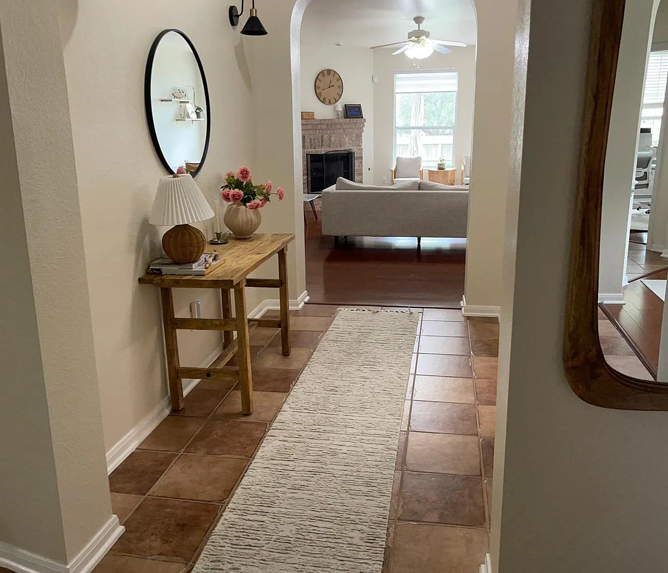 3 bed, 2.0 bath, 2789 sqft, $2,600 — Photo 3