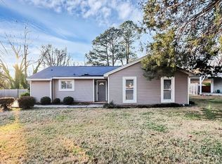 5823 Falstaff Dr, Charlotte, NC 28227